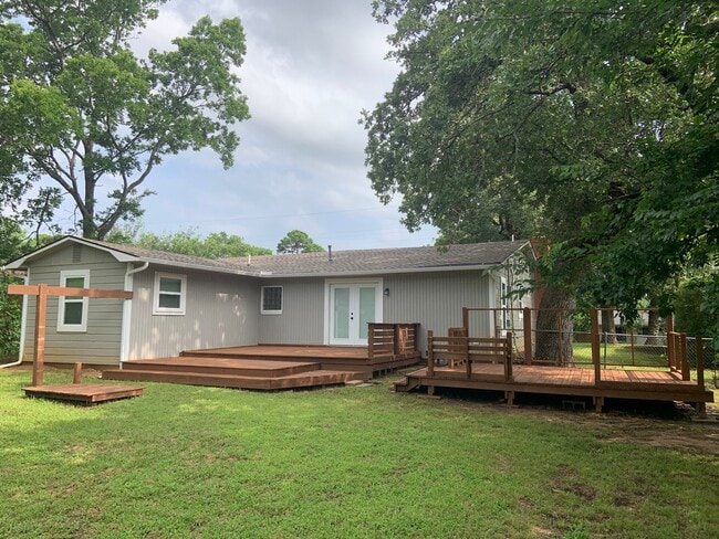 Photo - 1929 Collier Dr