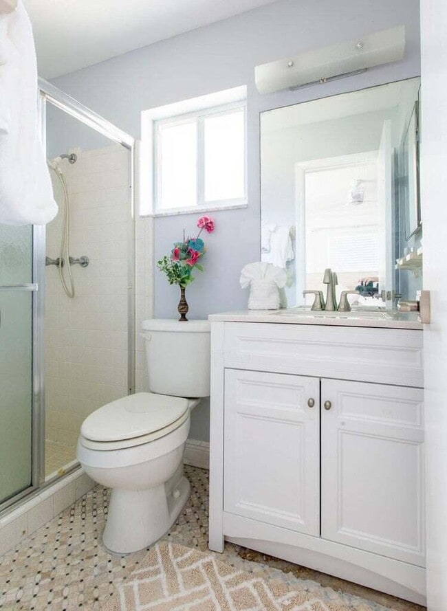 Photo - 343 Balsam St