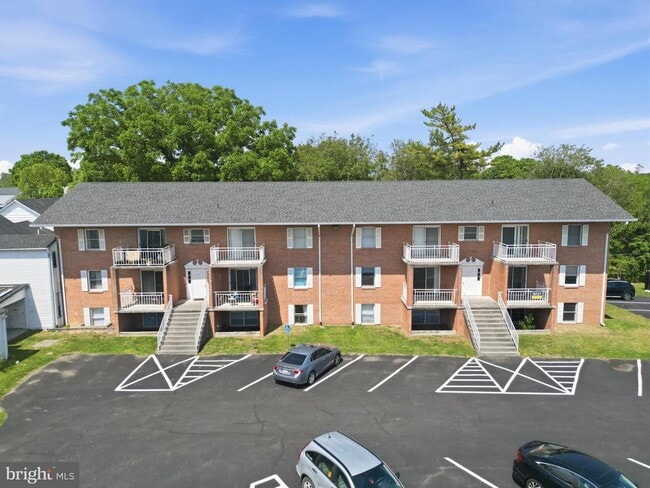 Building Photo - 830 Locust St Unit 6