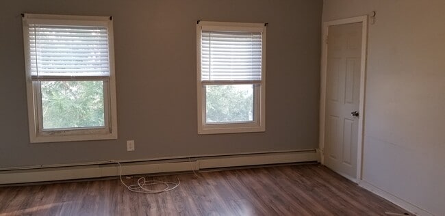 Living Room - 161 16th Ave Unit 2