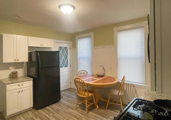 Photo - 439 Winthrop St Unit 1