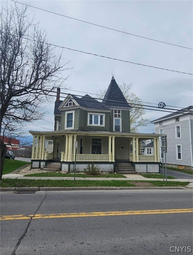 Building Photo - 123 N School St