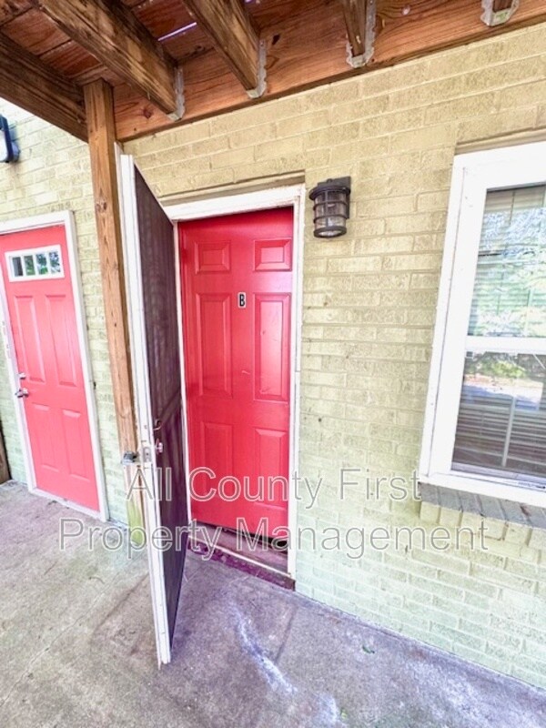 Photo - 927 Fortress Ave SW