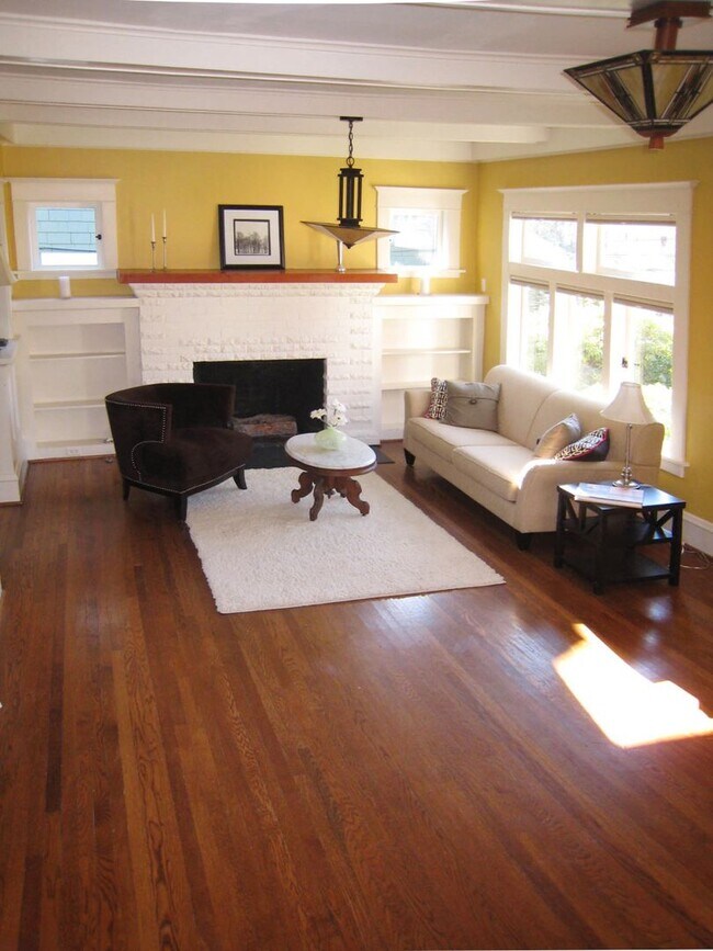 Photo - 3Bd/2Ba Seattle Home