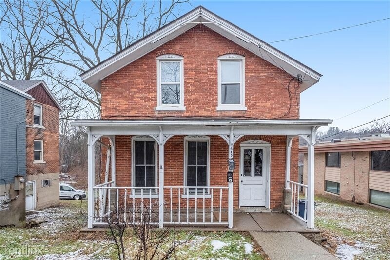 Photo - 615 N Main St