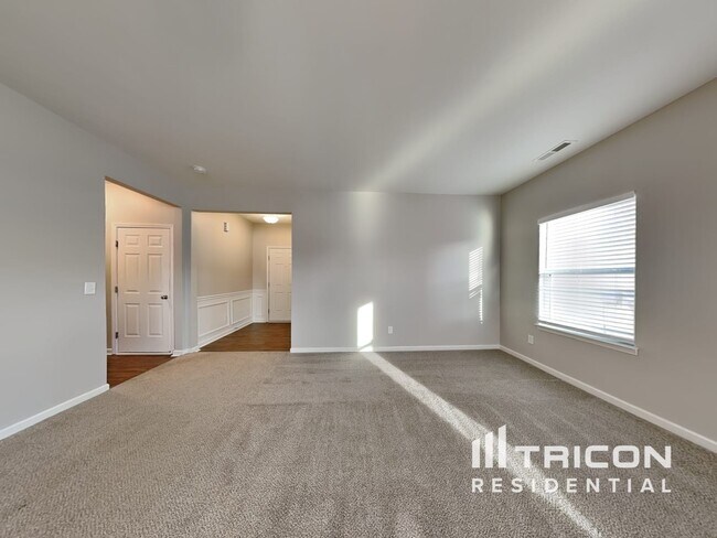 Photo - 120 Canada Dr