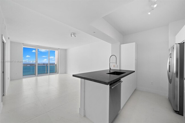 Photo - 951 Brickell Ave Condo