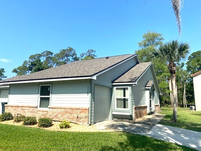 Building Photo - Two Bedroom Pelican BayTownhome