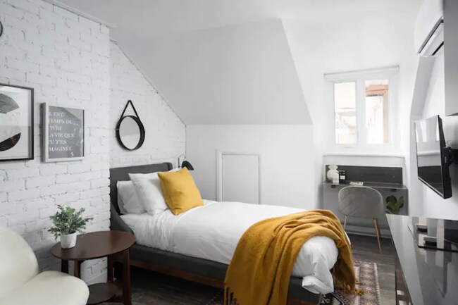 Photo - 2020 Saint Denis St Unit 403