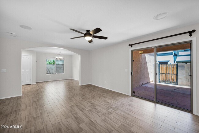 Photo - 2532 E Vermont Dr