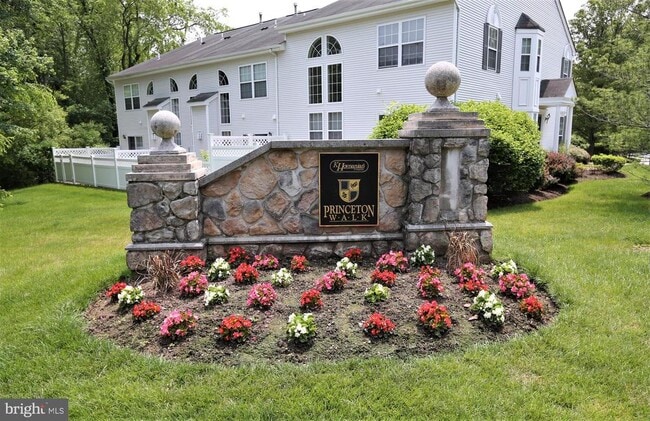 Photo - 102 Wellington Park Dr