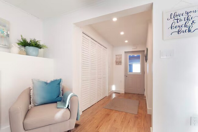 Photo - 713 Lakeshore Dr