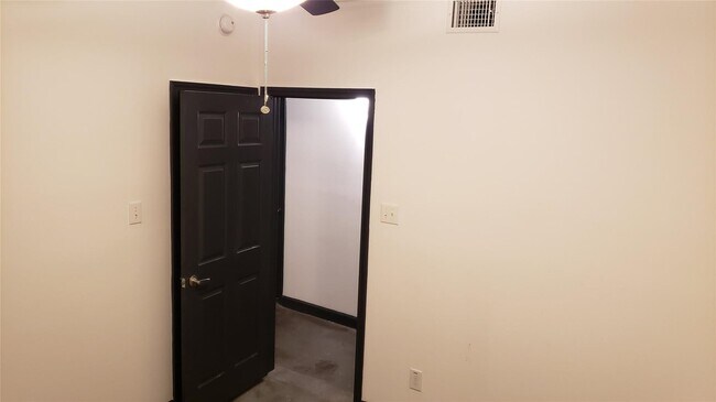 Photo - 6825 Avenue C