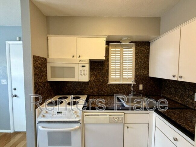 Photo - 2418 E 59th Ct