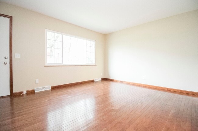 Photo - 2731 Glendale Ave