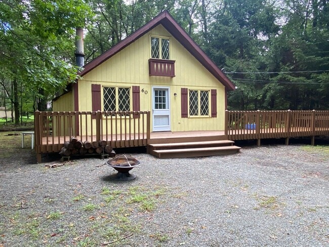 Building Photo - Beautiful Chalet in Amenity Filled Community - 2 bedrooms plus a large loft!