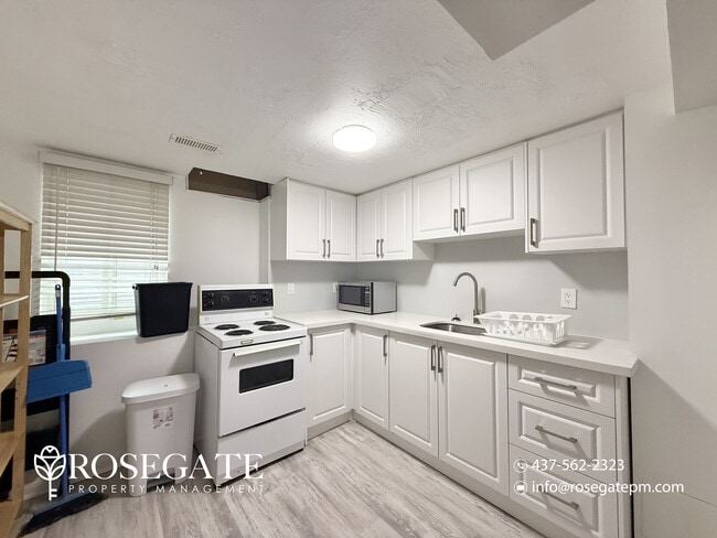 Photo - Cozy All-Inclusive Studio Basement Apartment with Central Air – Pickering Unit 2