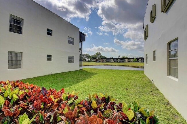 Photo - 974 Normandy Trail Unit 974