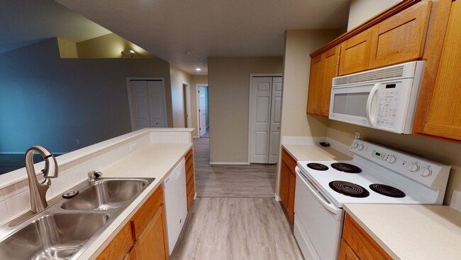 Photo - Single Level  House in Sandy- Great Open Floor Plan- Pet Friendly!