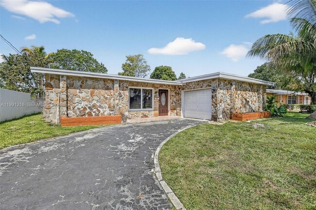 Photo - 2521 NW 72nd Ave