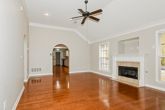 4101 Sidlehill Dr