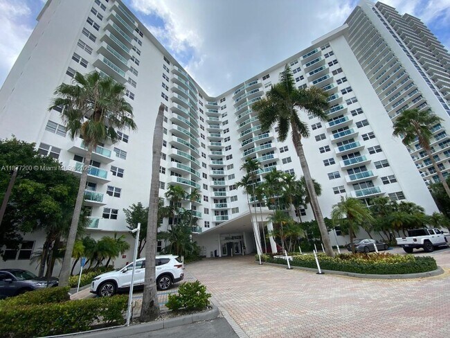 Photo - 3001 S Ocean Dr Unit 833