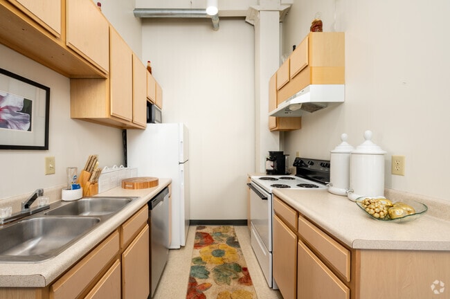2BR, 1BA - 1,150SF - Kitchen
