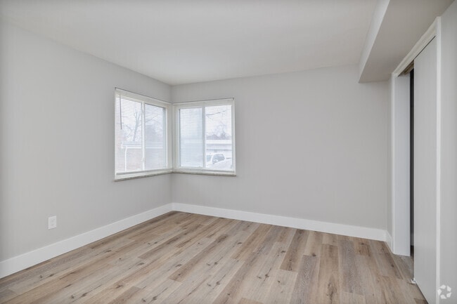 2BR, 1BA - 975SF - Primary Bedroom
