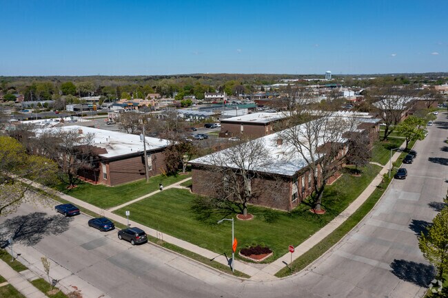 Photo - Garden Pool Apartments