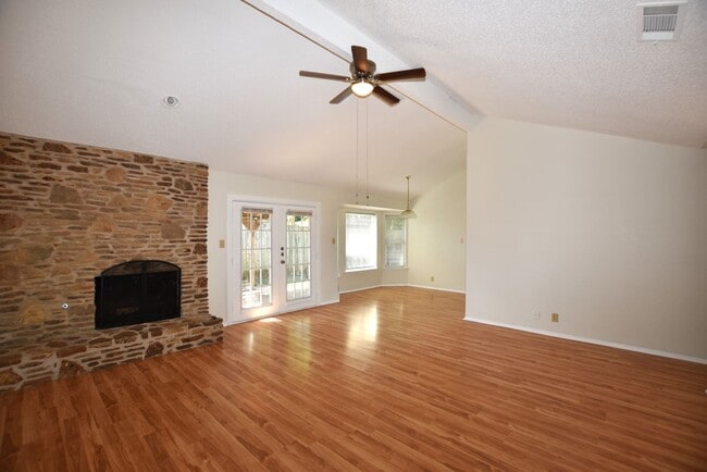 Photo - Cozy Brushy Creek 1 story - Cul-de-sac Lot