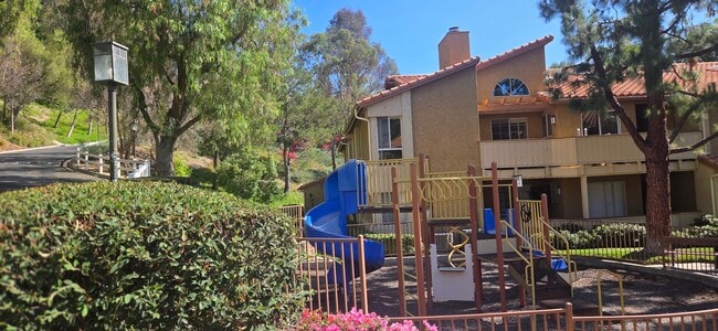 Building Photo - 5320 Silver Canyon Rd Unit E