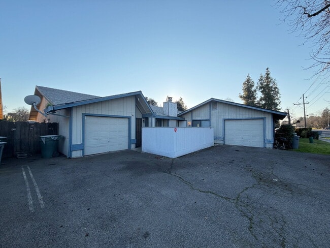 Photo - North Merced Near the college-Spacious 2-Bedroom Duplex Retreat: Modern Comfort with 2 Full Baths...