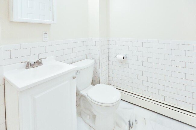 Photo - 238 Everett St Unit 1
