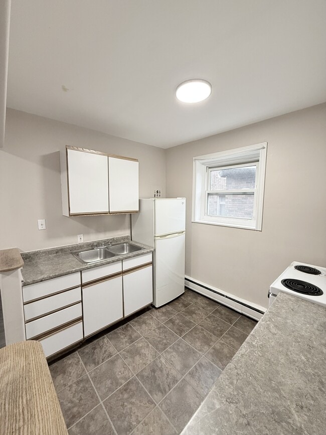 Photo - 1590 Ouellette Ave Unit 202