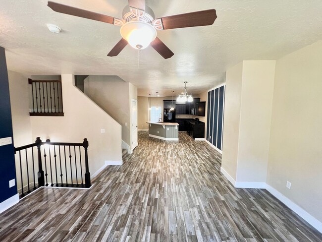 Photo - 130 W Canley Vale Ln