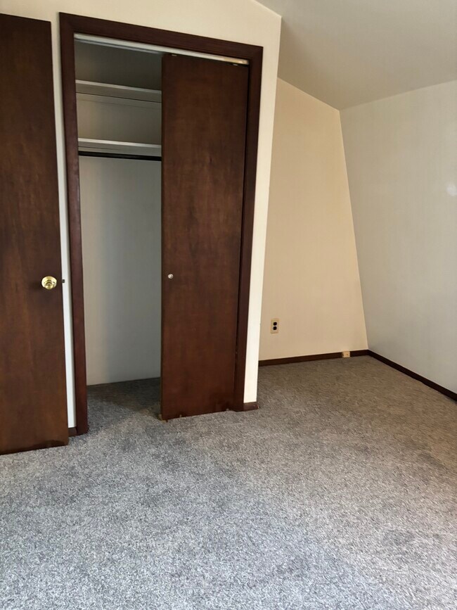 Photo - 368 Warner Dr