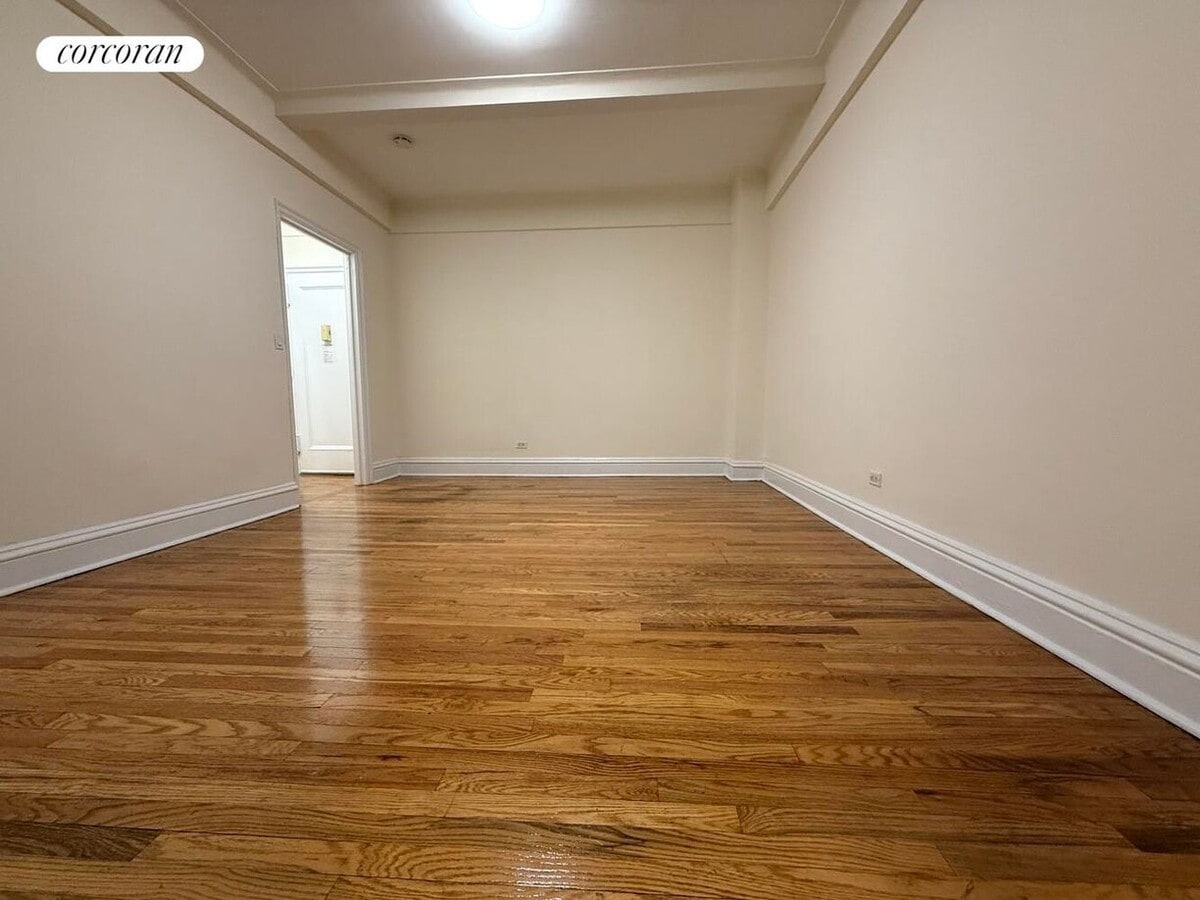 Photo - 155 E 52nd St