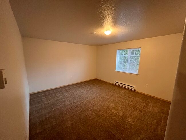MF 11 - Cedarhurst Village Apartments