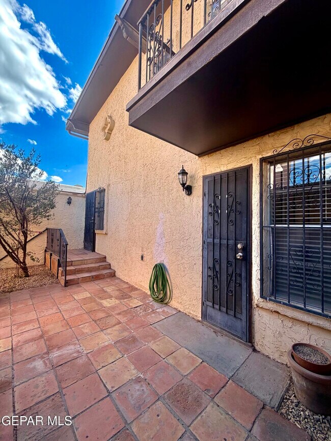 Photo - 11105 La Quinta Pl