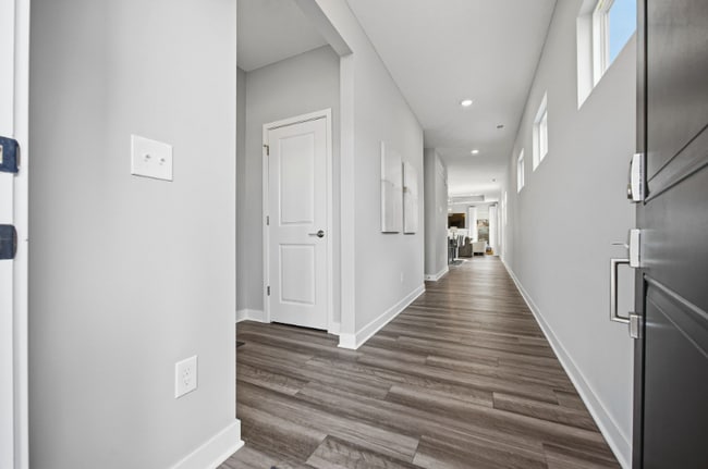 Photo - 2209 Aerotrain Ct N