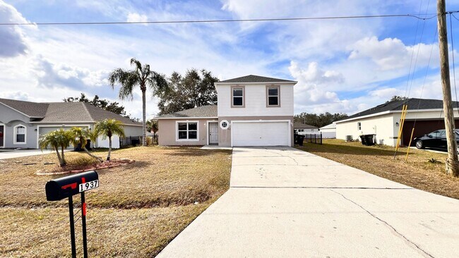 Spacious 4 Bedroom and 3 Bath Home! INTERN... - Spacious 4 Bedroom and 3 Bath Home! INTERN...