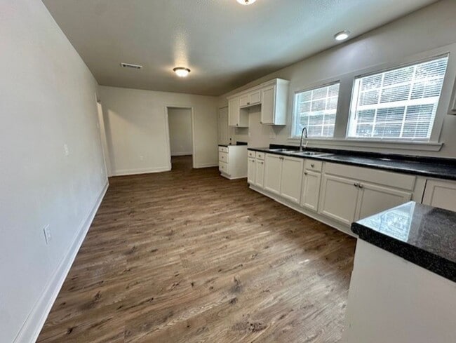 Photo - 4655 Fairfields Ave