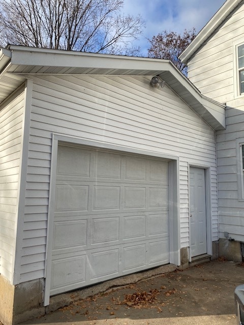 Garage with 2 side door - 314 Brodhead St Unit 314 Brodhead St B