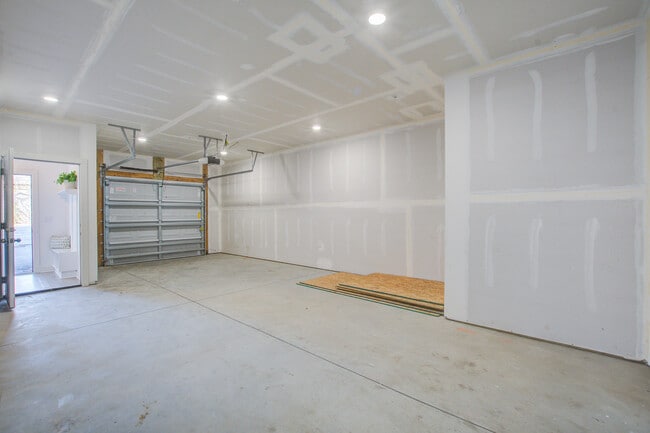 Building Photo - 2161 W Jimtown Dr