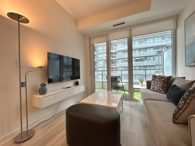 Building Photo - 177 Front St E