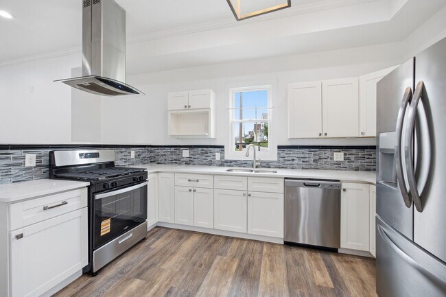 Photo - 720 Mary St