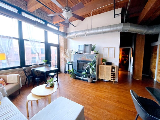 Photo - 1500 W Monroe St