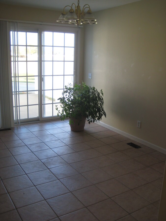 Photo - 1104-1100 Beauchamp Ave