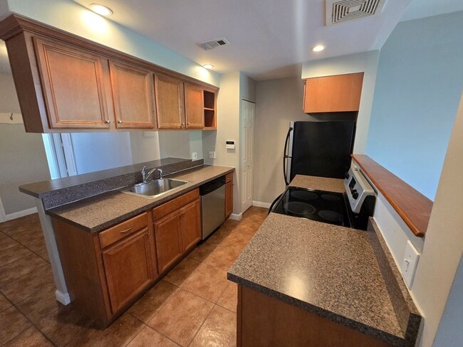 Photo - 4910 Washington Ave Unidad #2