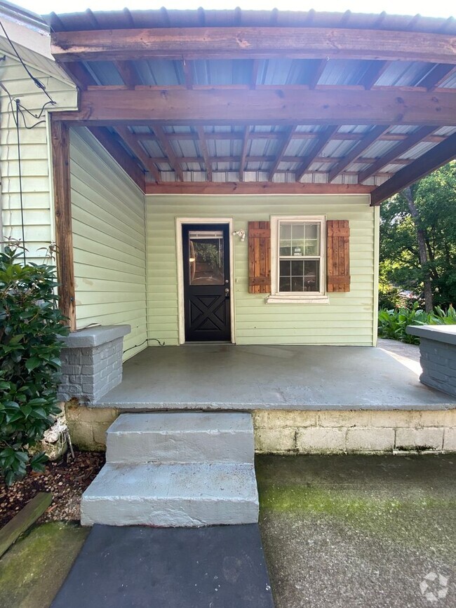 Building Photo - Pre-Lease May 1st, 2025 - Charming 1 bed 1... Rental